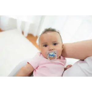 Suzeta silicon "Advantage" cu capac, nivel 1 (0-6 luni),culori fosforescente ptr.baieti (2 pack) 2