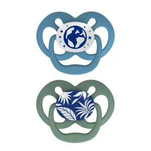 Suzeta silicon "Advantage" cu capac, nivel 2 (6-18 luni), culori fosforescente ptr. baieti (2 pack)